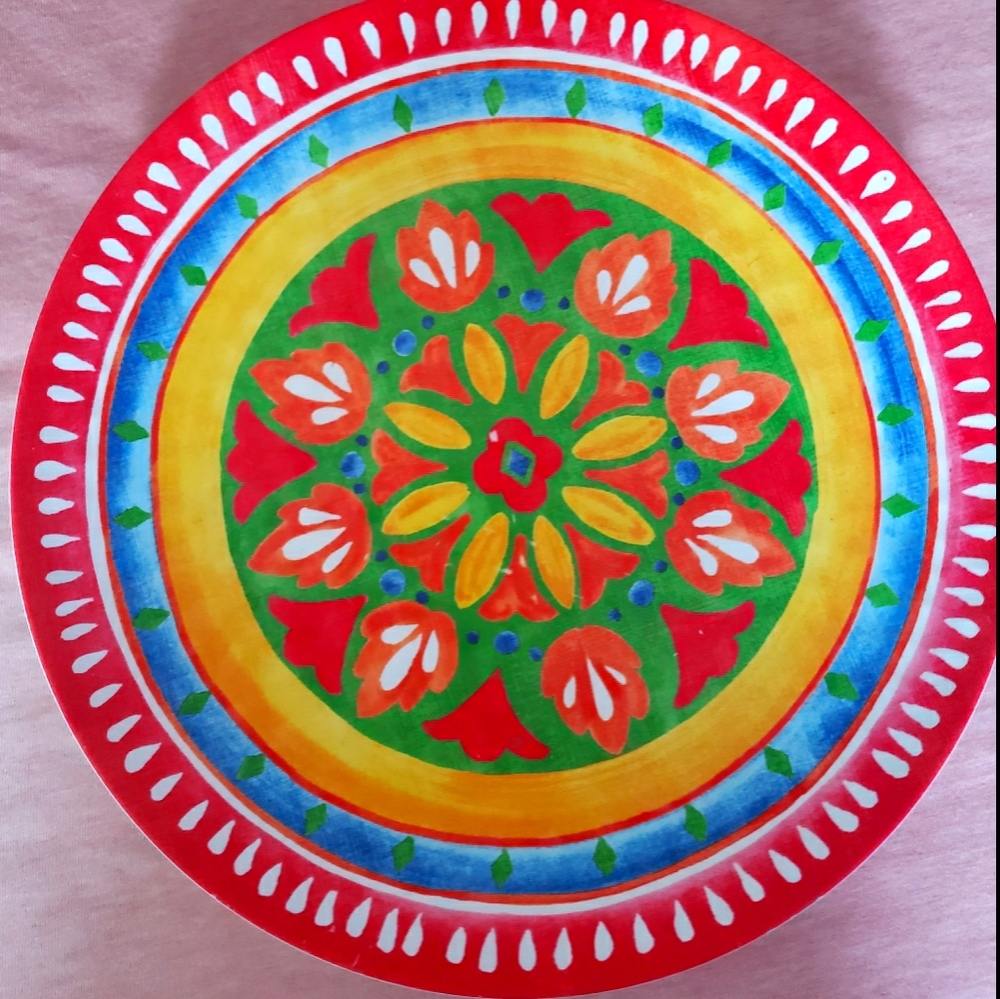 Plastic dishware